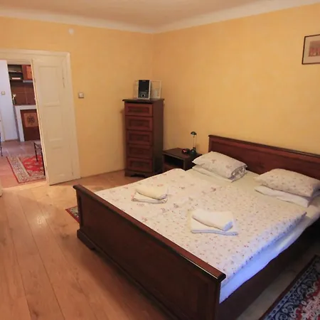 Cool 1 Bedroom Prokopska In Mala Strana Praga