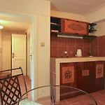 1 Bed Flat - Sleeps 3 - Courtyard - Wifi *