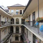 1 Bed Flat - Sleeps 3 - Courtyard - Wifi