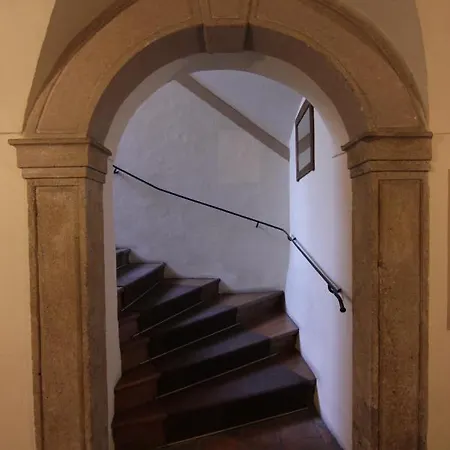 1 Bed Flat - Sleeps 3 - Courtyard - Wifi