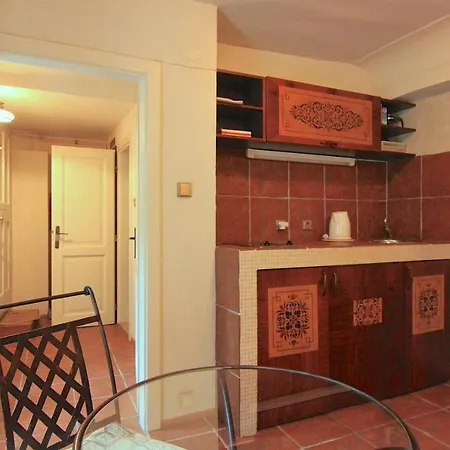 1 Bed Flat - Sleeps 3 - Courtyard - Wifi *